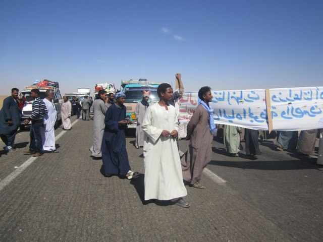 banner_blocking_trucks