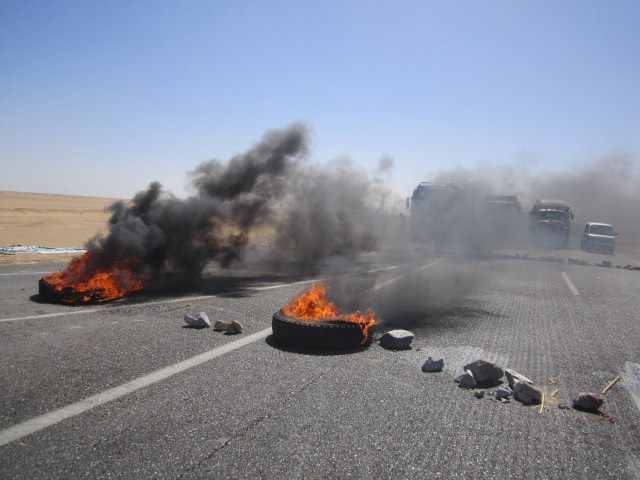 Photo story of Fares road blockades and resistance to Dana Gas