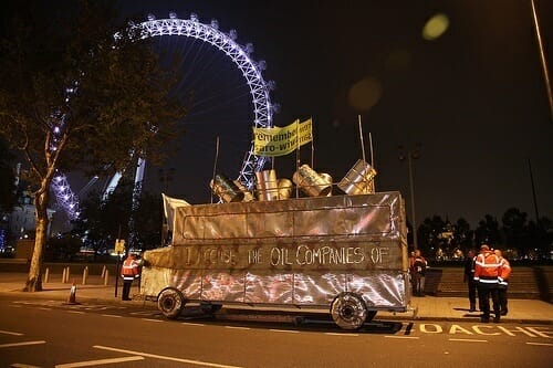 the Remember Saro-wiwa campaign by the Shell Building in connection with Anita Roddick memorial service.